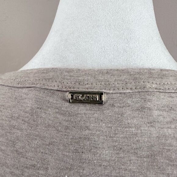 St. John Tee in Tan / Sand Melange with Pleated Shoulder Detail Size M - Picture 8 of 13